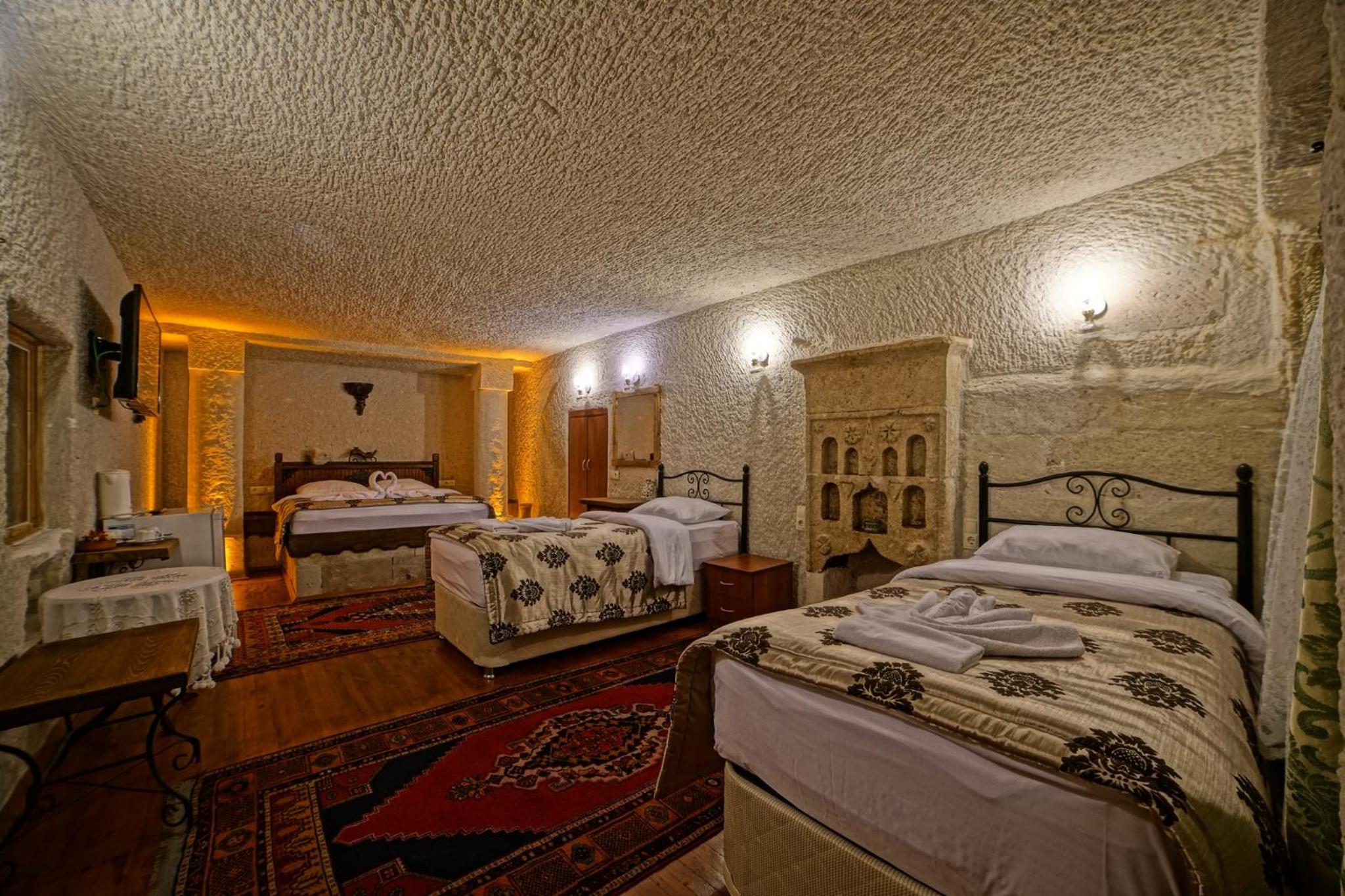 Cave, Family, Double and Twin Beds