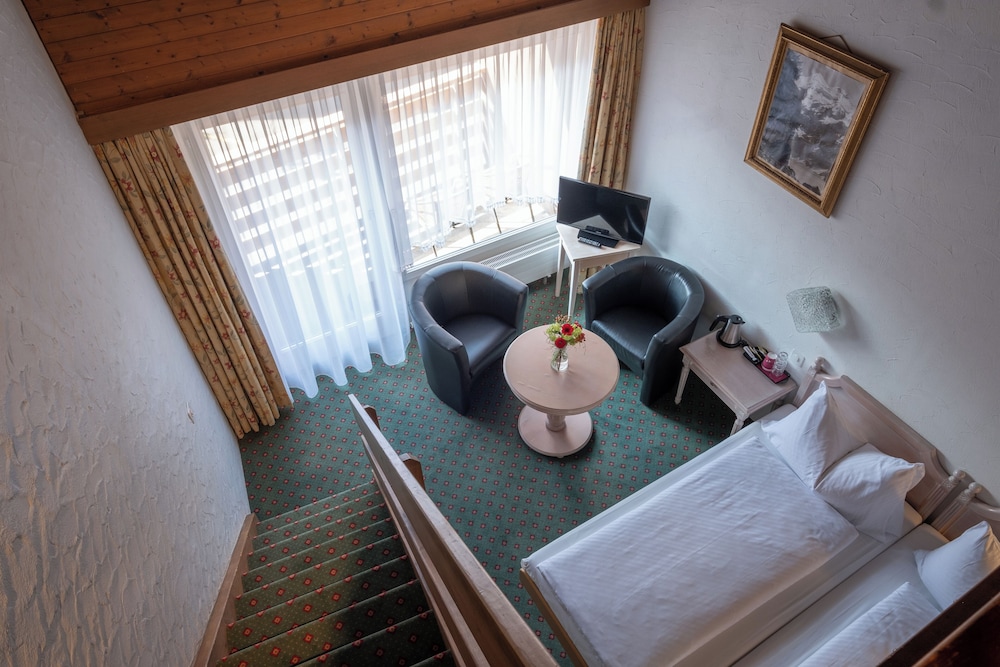 Chalet Swiss Hotel 27/50