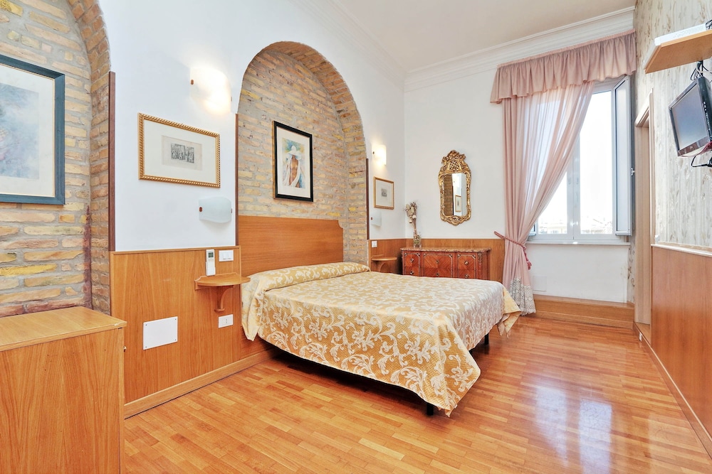 Sonnino Suite 21/59