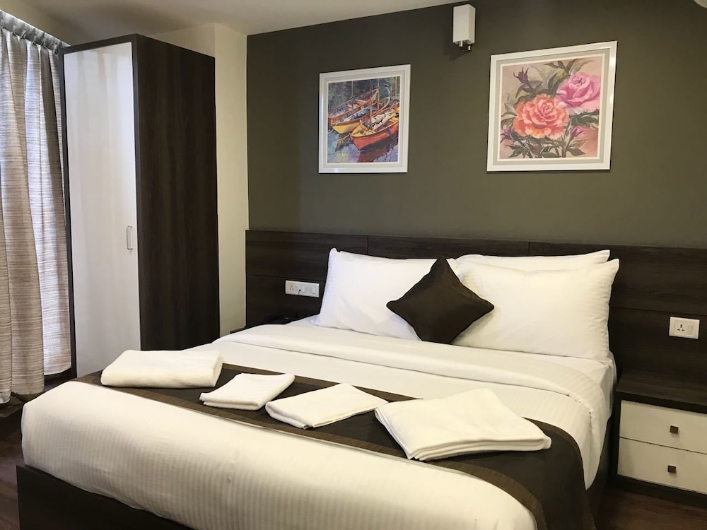 Hotel Royal Inn 24/49
