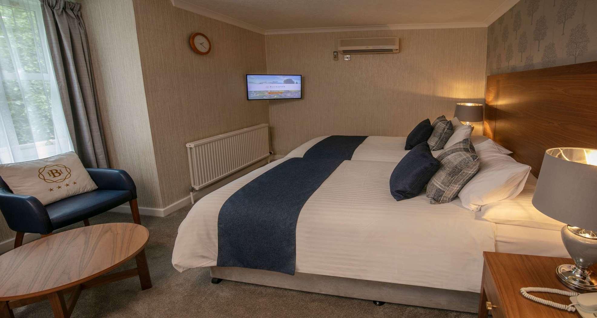 Room, Twin Beds, Main Building
