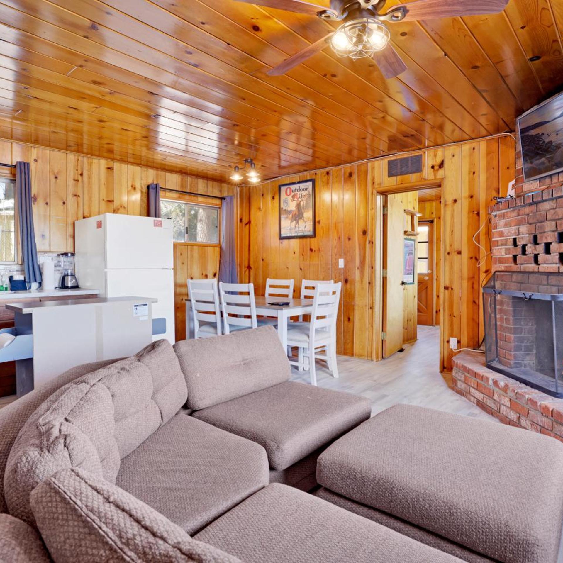 Sunrise Lakefront Family Cabin by Big Bear Vacations 18/39