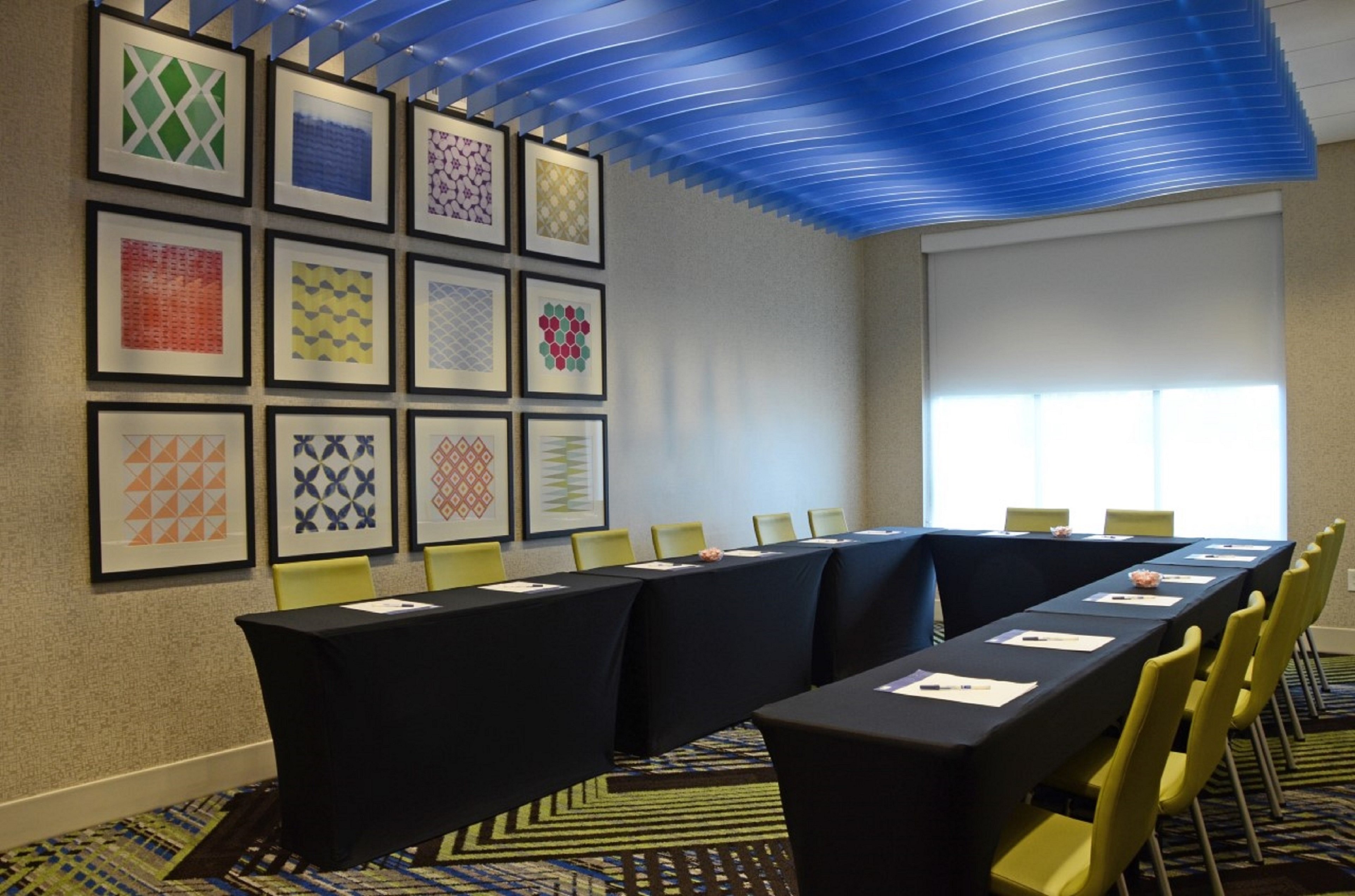 Holiday Inn Express & Suites Franklin - Berry Farms 65/77