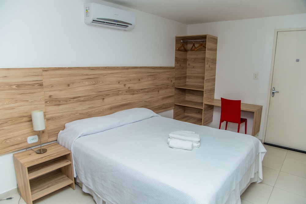 Refugio Hotel 24/63