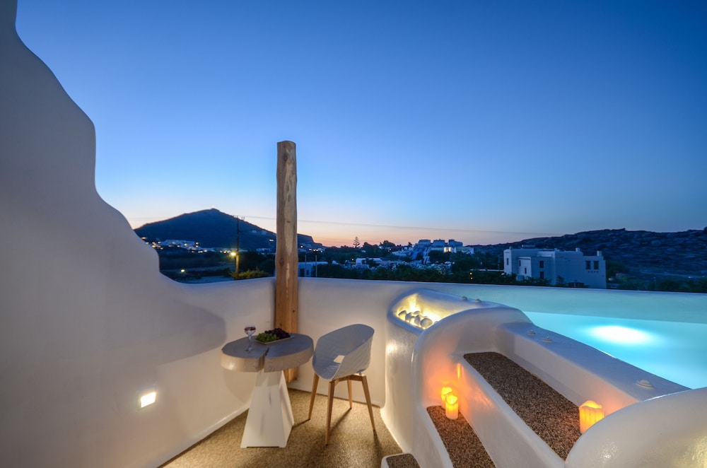 Naxos Euphoria Suites 57/69
