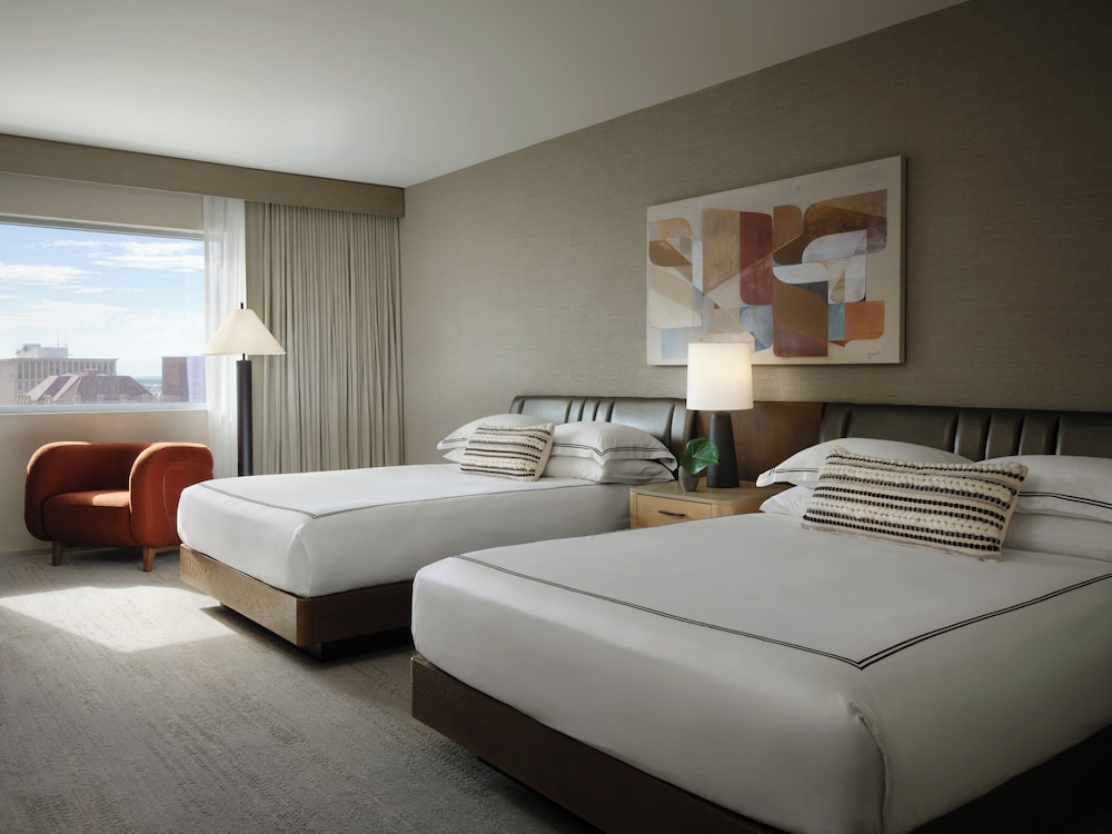 Essential, 2 Queen Beds