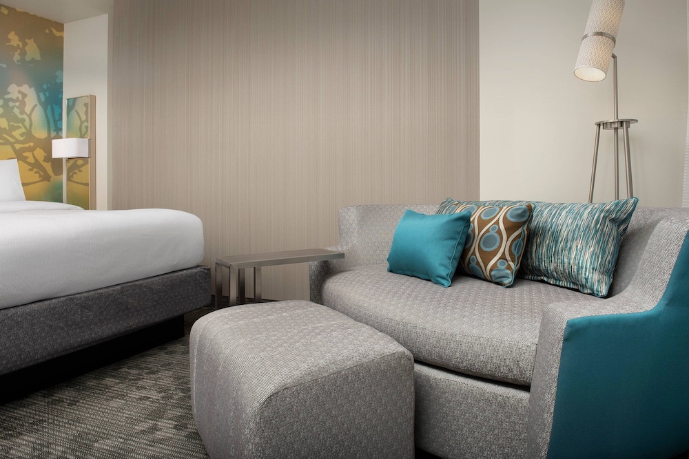 Courtyard by Marriott Portland East 12/48