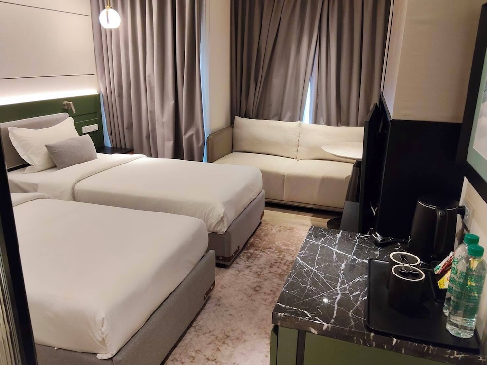 Cha Chiangmai Luxury 16/35