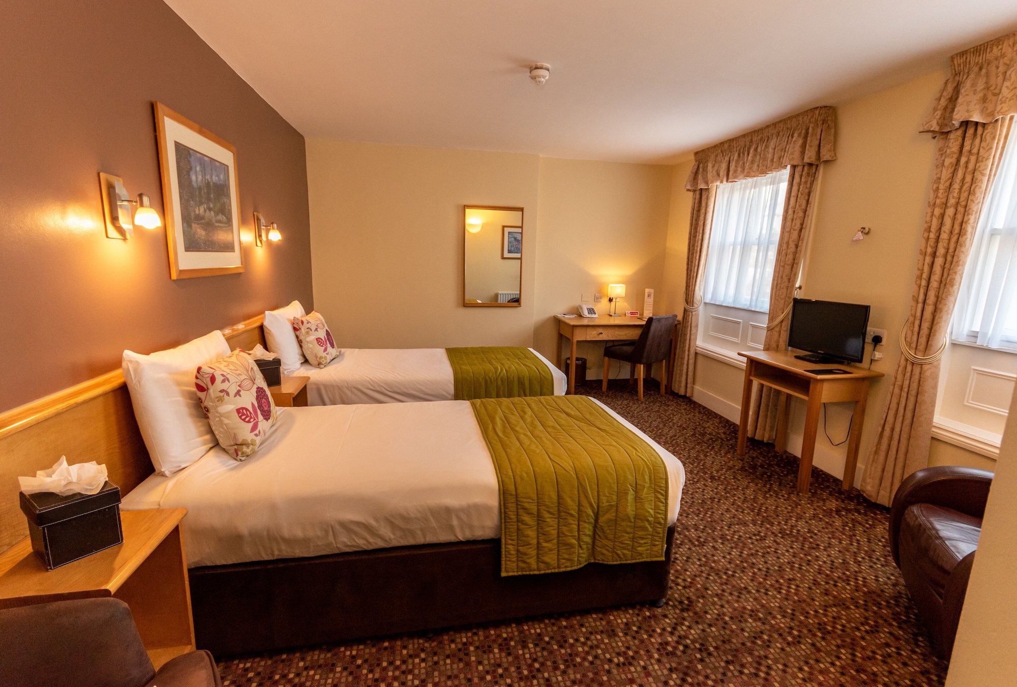 ROOM, TWIN BEDS