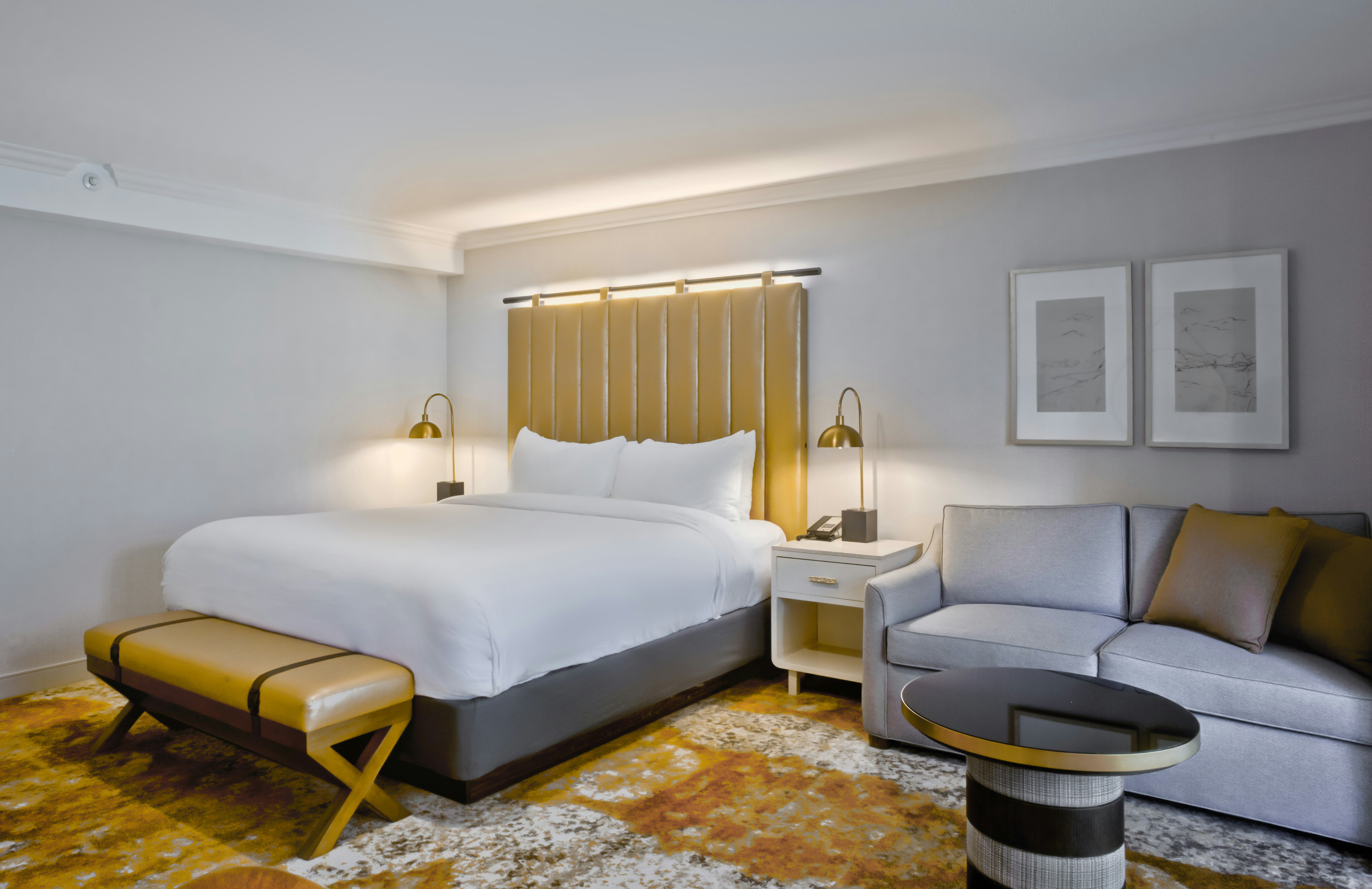 ROOM, KING BED