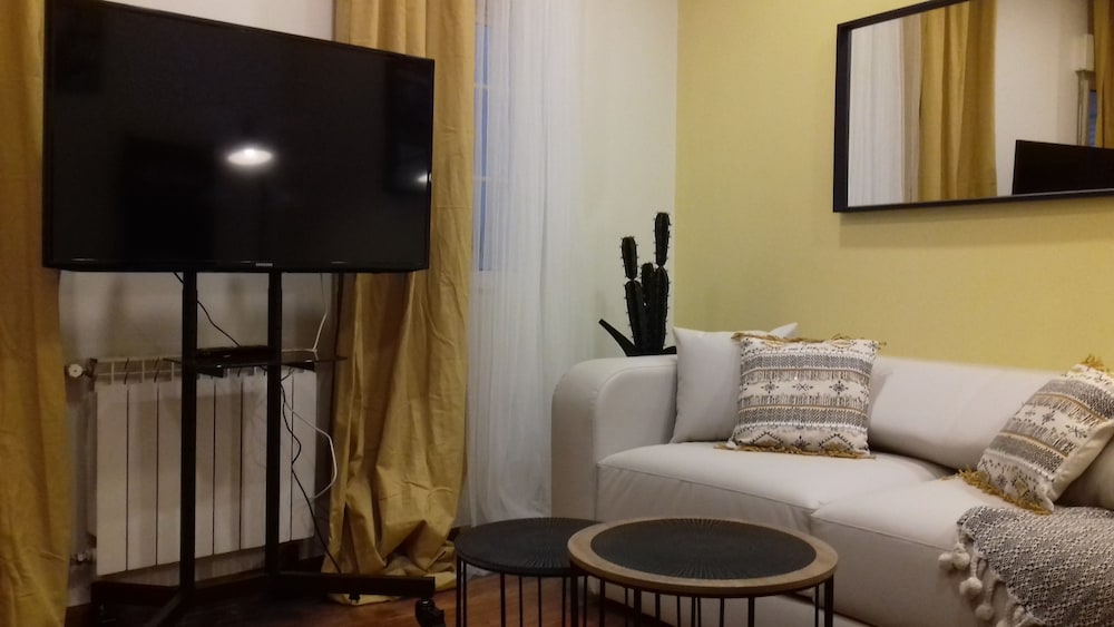 Smartr Madrid La Latina 18/25