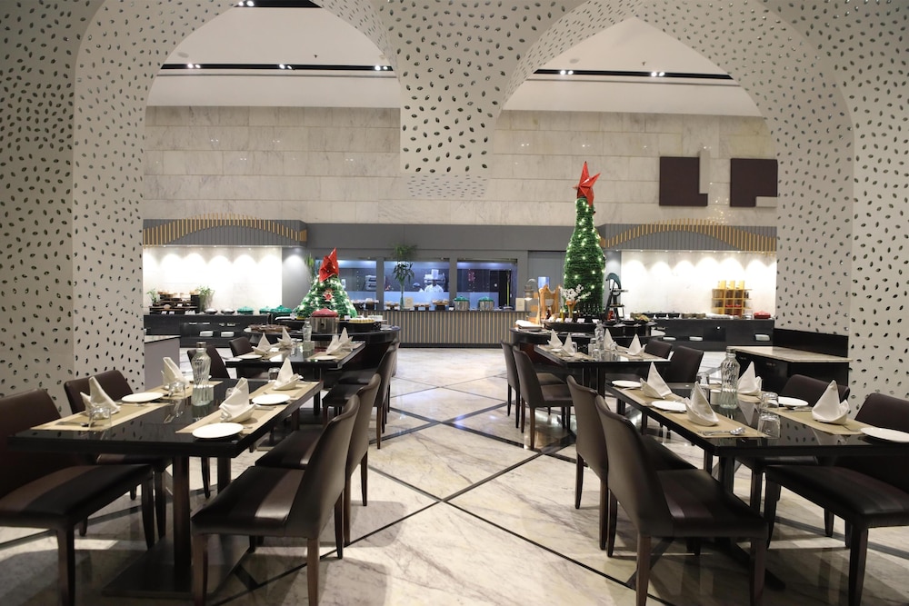 Radisson Hotel Agra 46/68