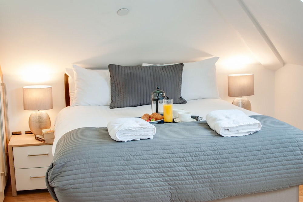 Base Serviced Apartments - Sir Thomas Street 14/57