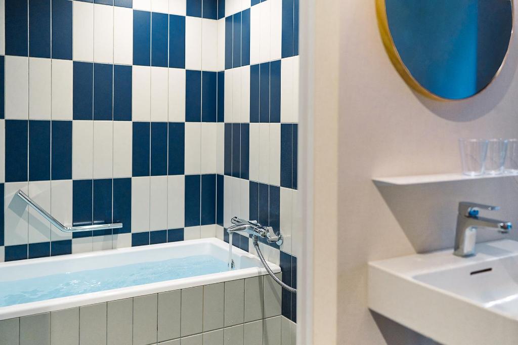 غرفة بسريرين منفصلين مع أريكة، Hoshino Resort BEB5 Karuizawa 3/3