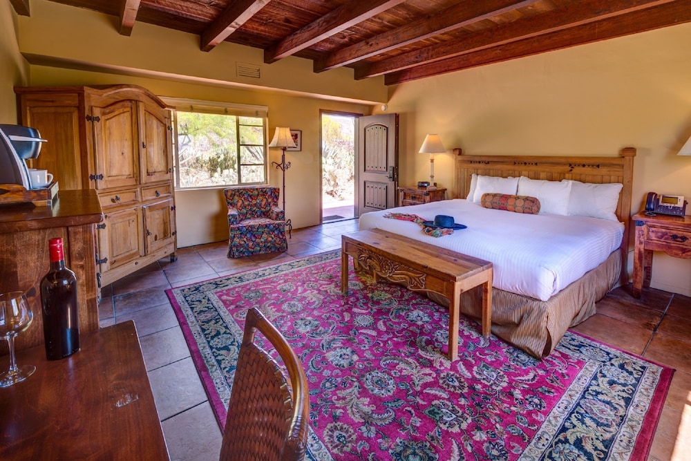 Hacienda Del Sol Ranch Resort 16/79