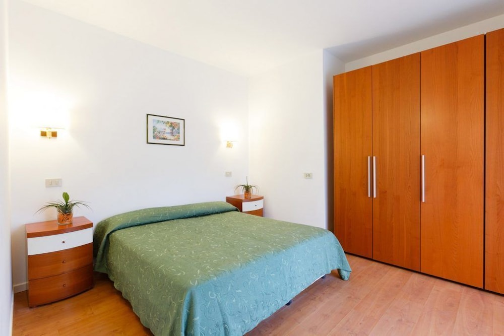 1 BEDROOM, APARTMENT, GARDEN VIEW