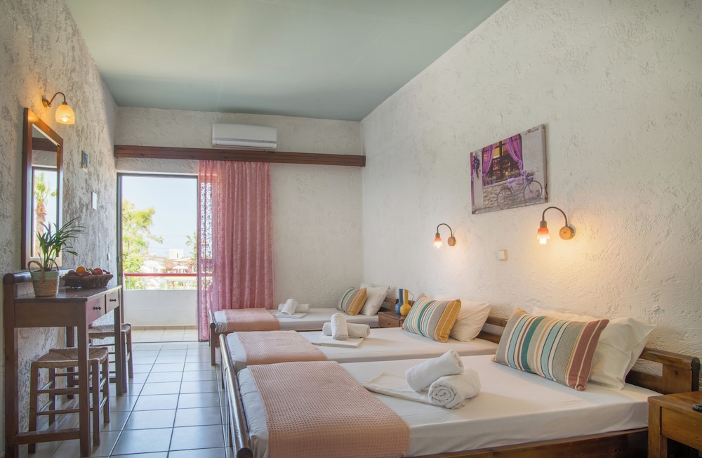 Violeta Hotel 14/44