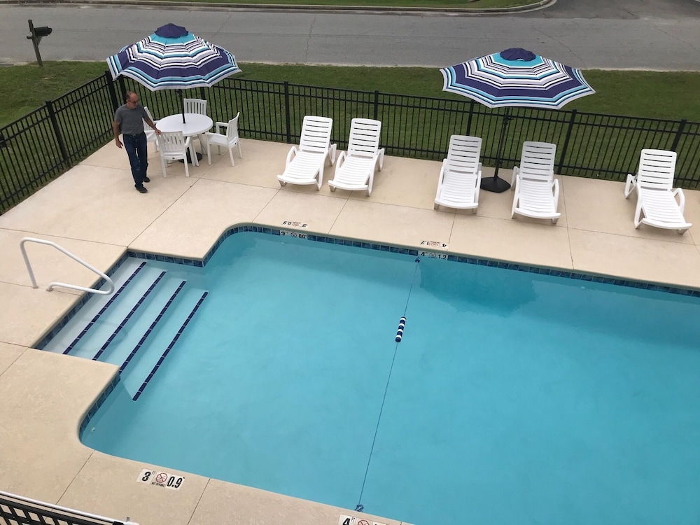 Baymont by Wyndham Lake Park Valdosta I75 10/17