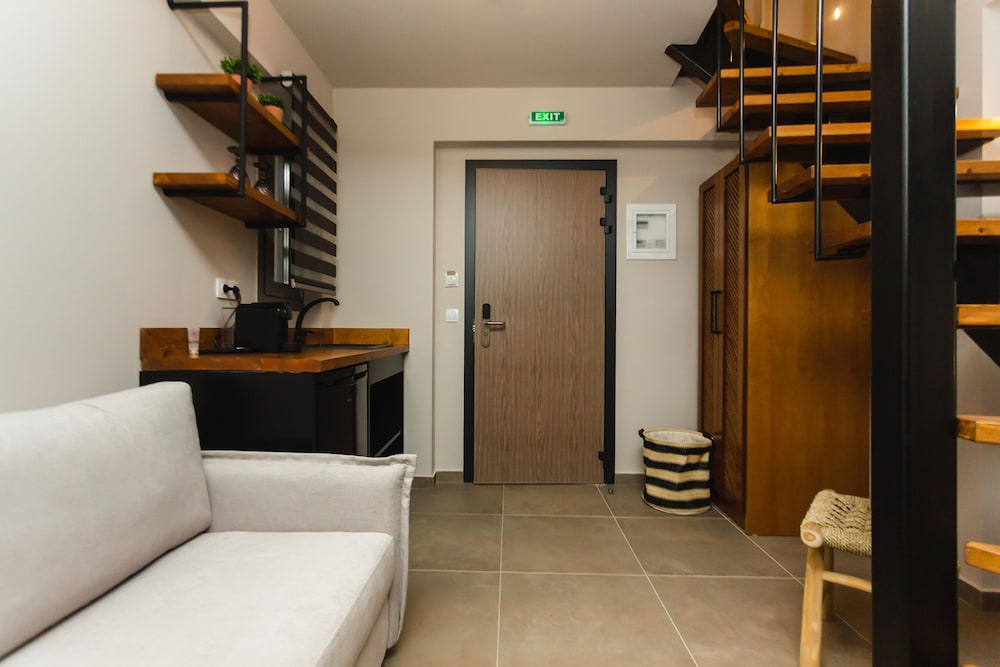 Amoessa Boutique Hotel 11/56