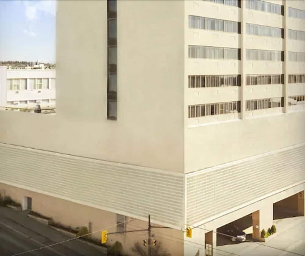 Senator Hotel And Conference Centre 3/29