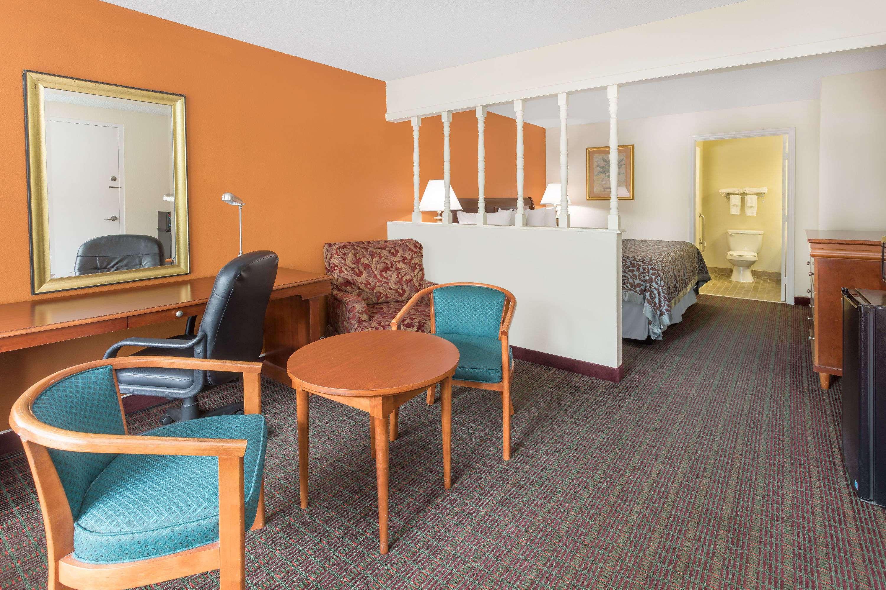 Days Inn By Wyndham Orangeburg South 10/17