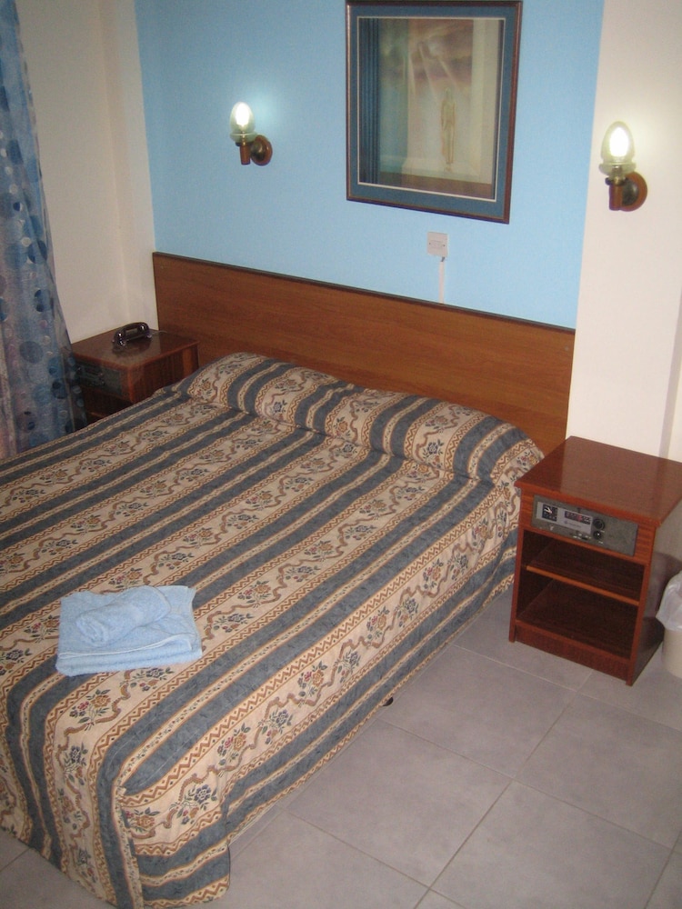 Onisillos Hotel 14/45