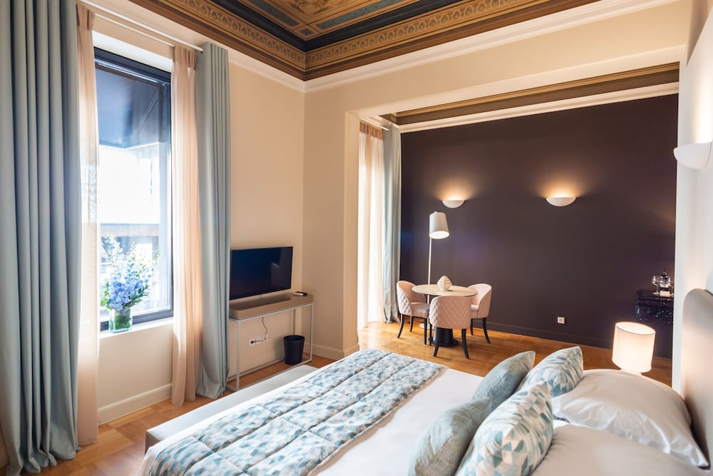Superior, Queen Bed