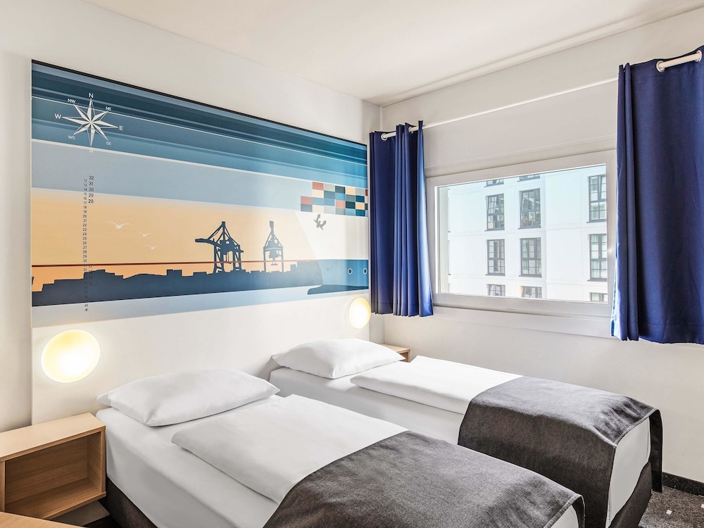 ROOM, TWIN BEDS