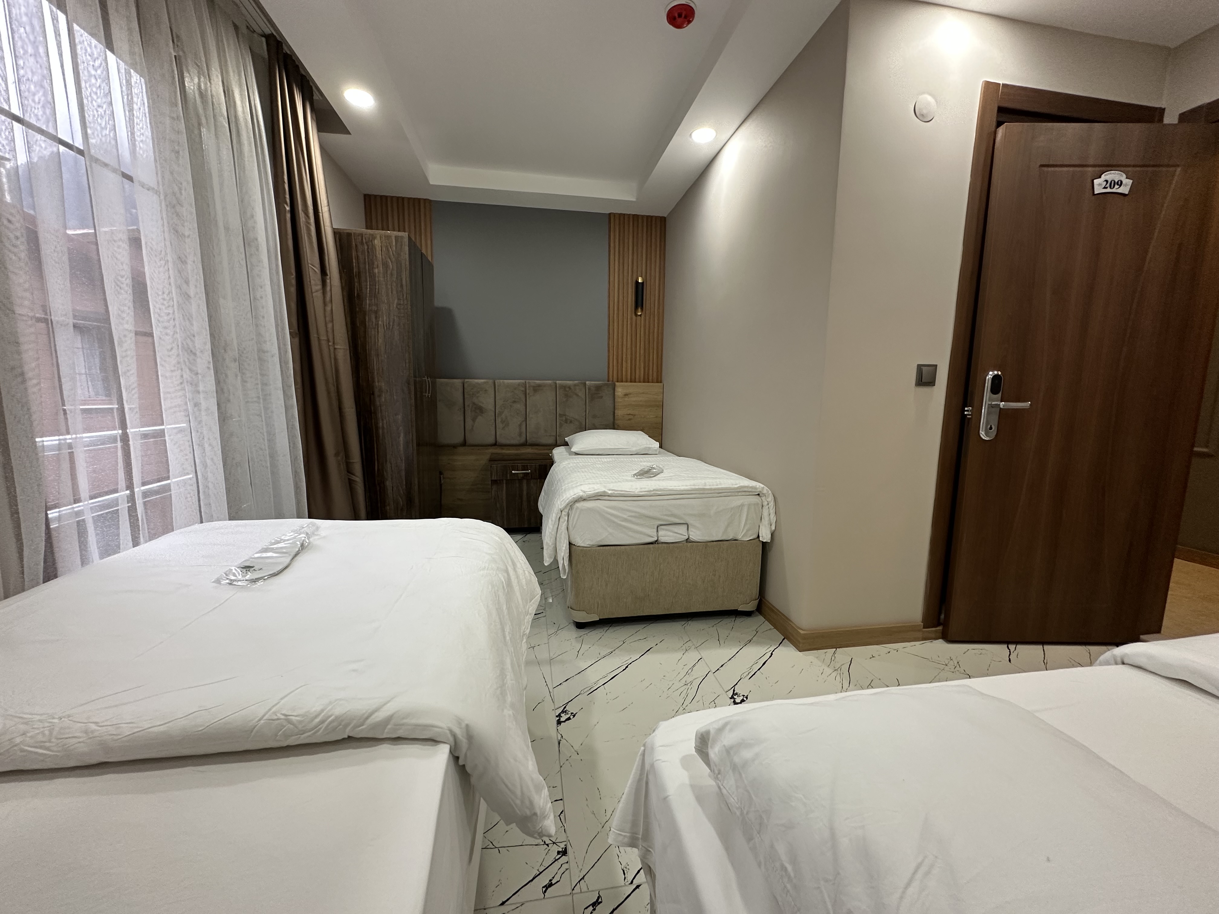 Room, Twin Beds