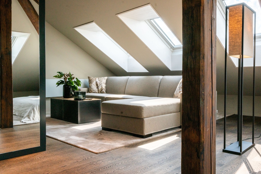 Airhome Limmatquai River View Apartment 21/38