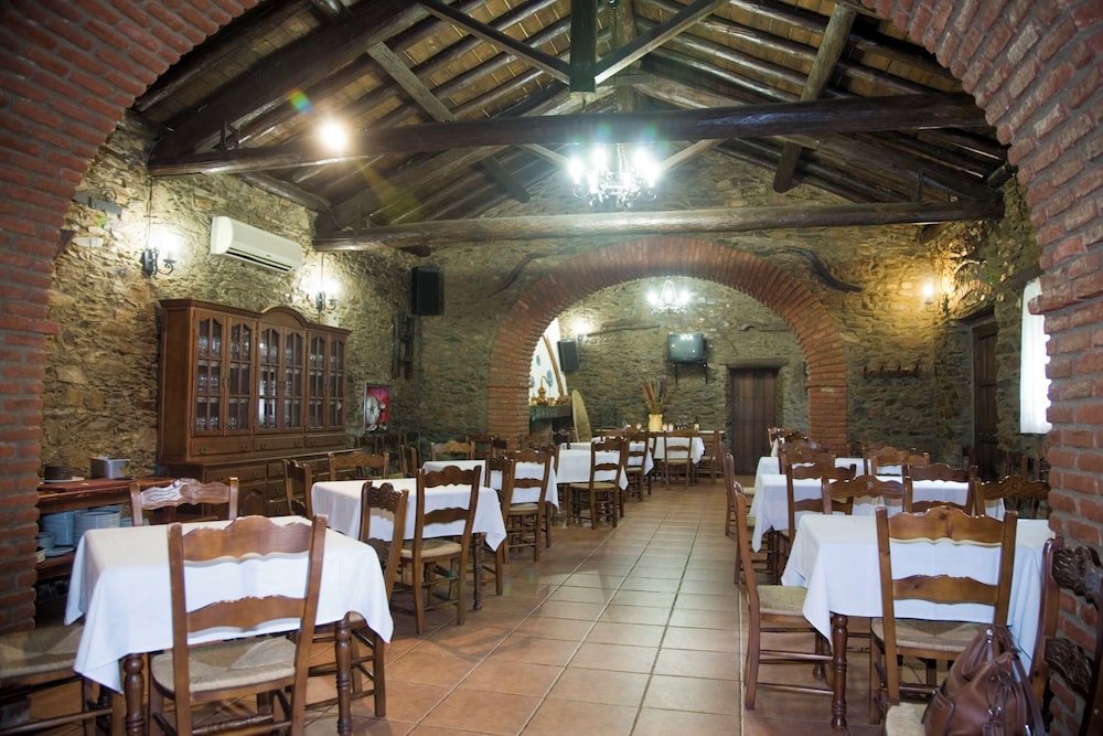 Hospedium Hotel Rural Soterrana 38/50