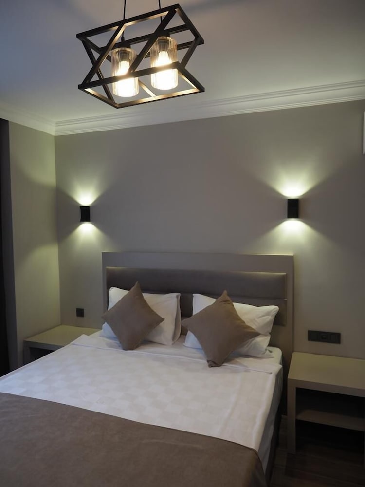 Zenia Otel 13/50