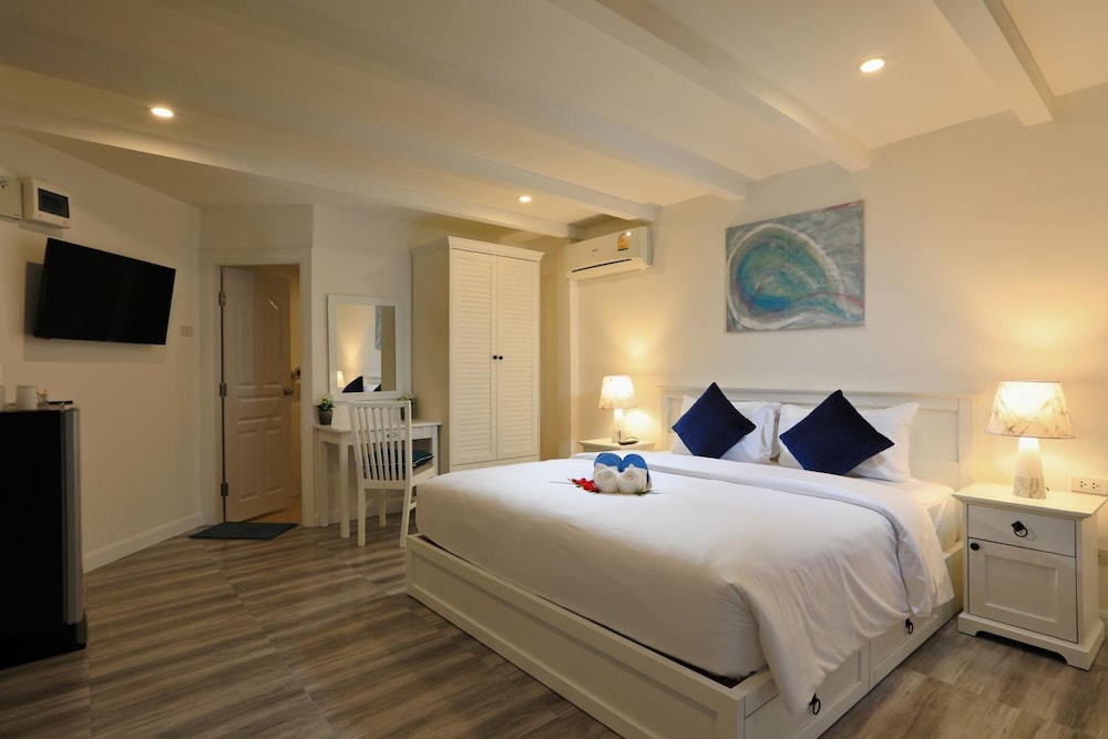 Kata White Villas 6/44