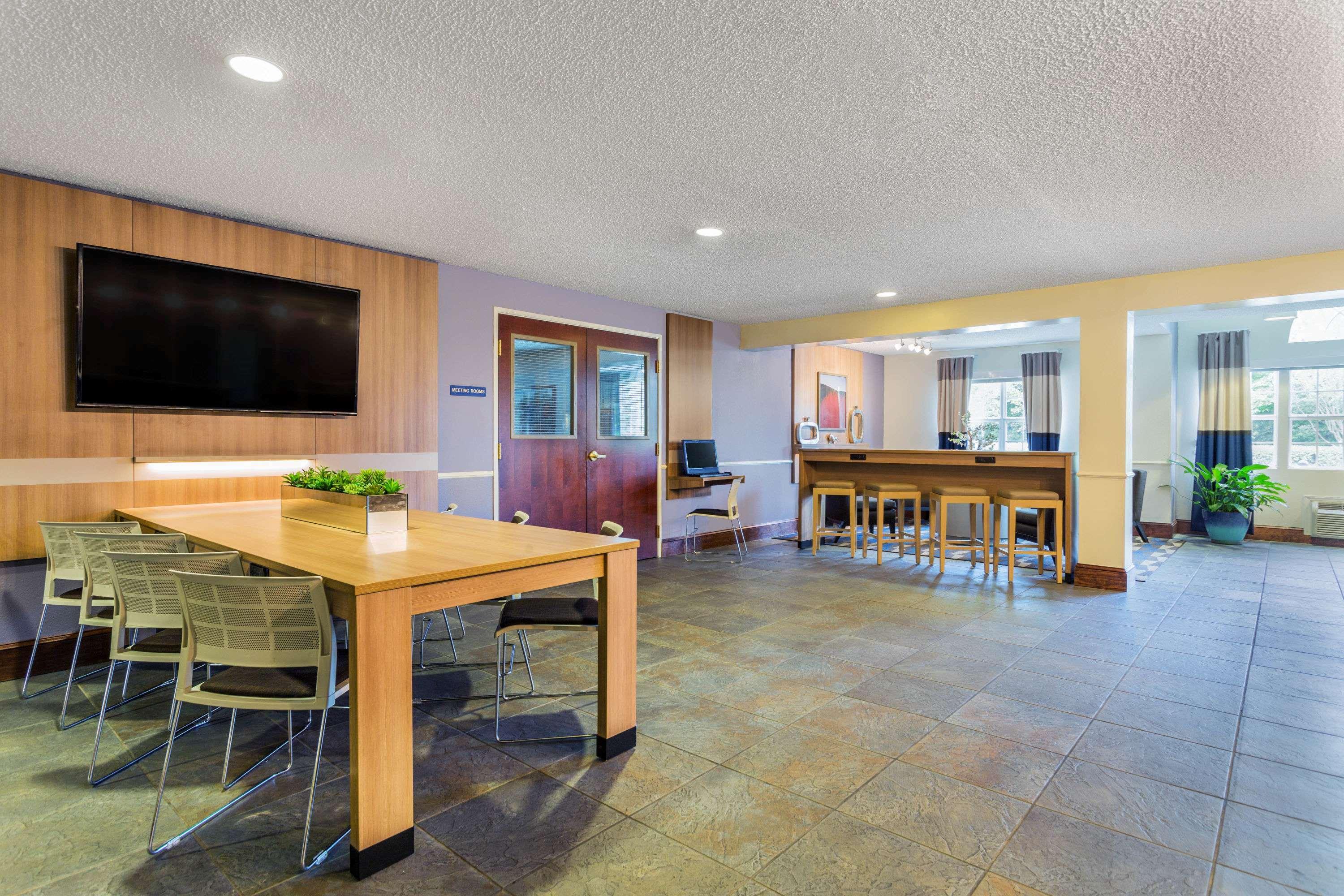 Microtel Inn Suites By Wyndham Lillington Near Campbell U 10/17