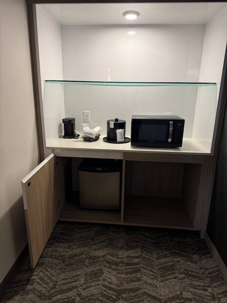 SpringHill Suites Fargo 8/42