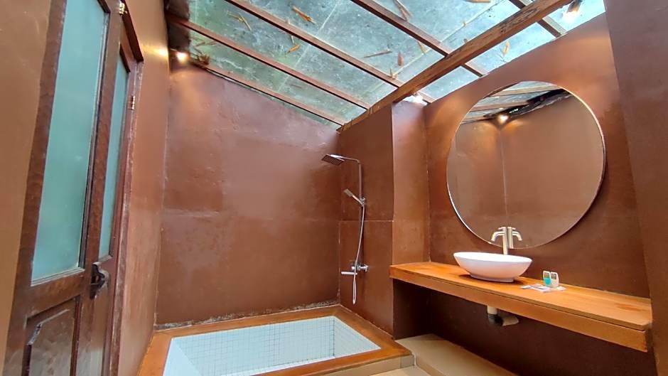 Imah Seniman Hotel 44/53