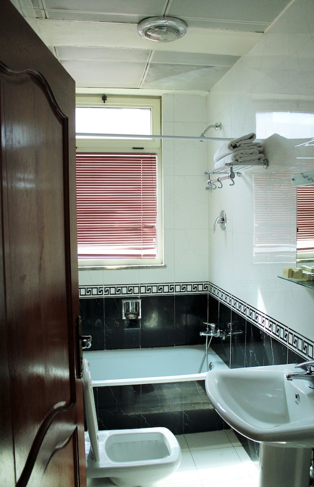 Bole Ambassador Hotel 50/50