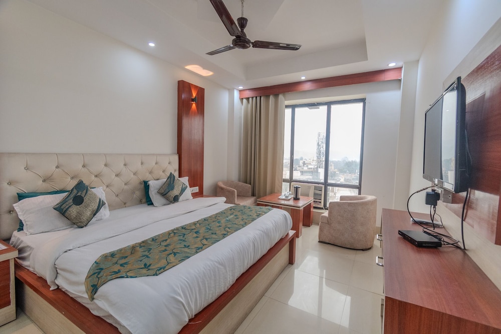Hotel Raj Mandir 11/44