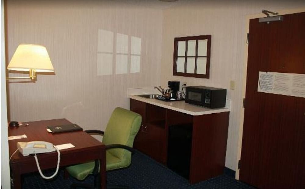 Kings Inn And Suites Mason Ex Springhill Suites By Marriott Cincinnati Northeast 21/27
