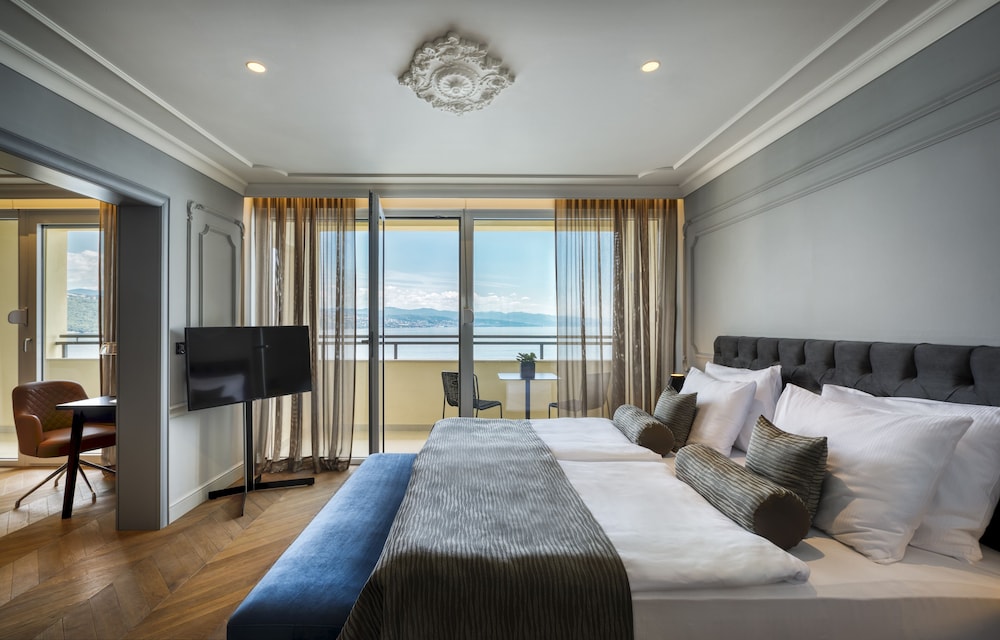 Hotel Ambasador 14/70