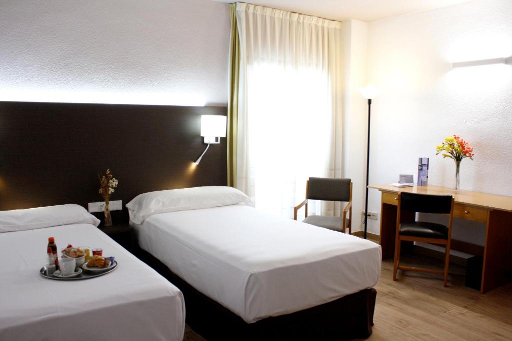 Room, Single, Double or Twin Bed