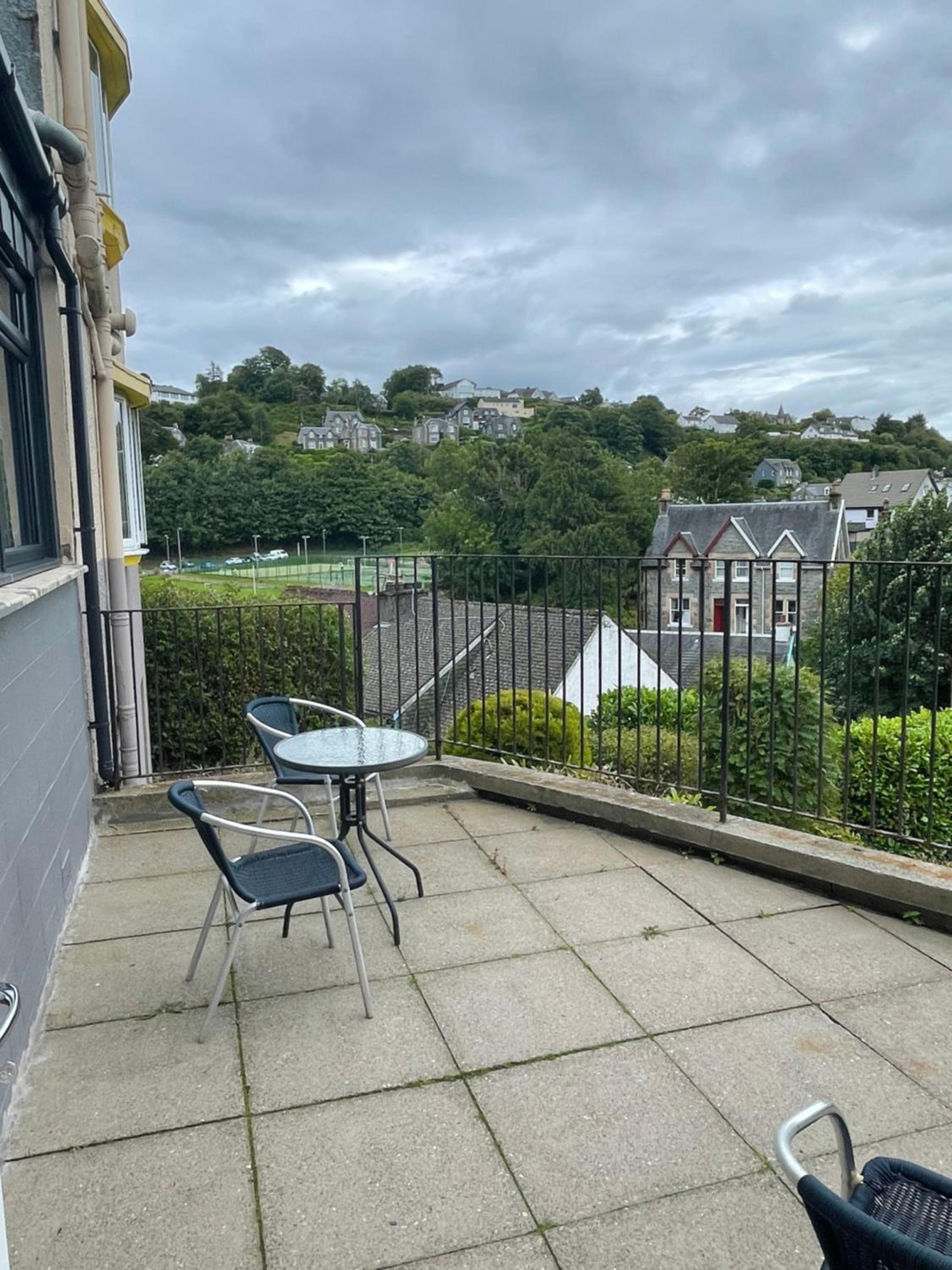 KINGS KNOLL HOTEL 44/53