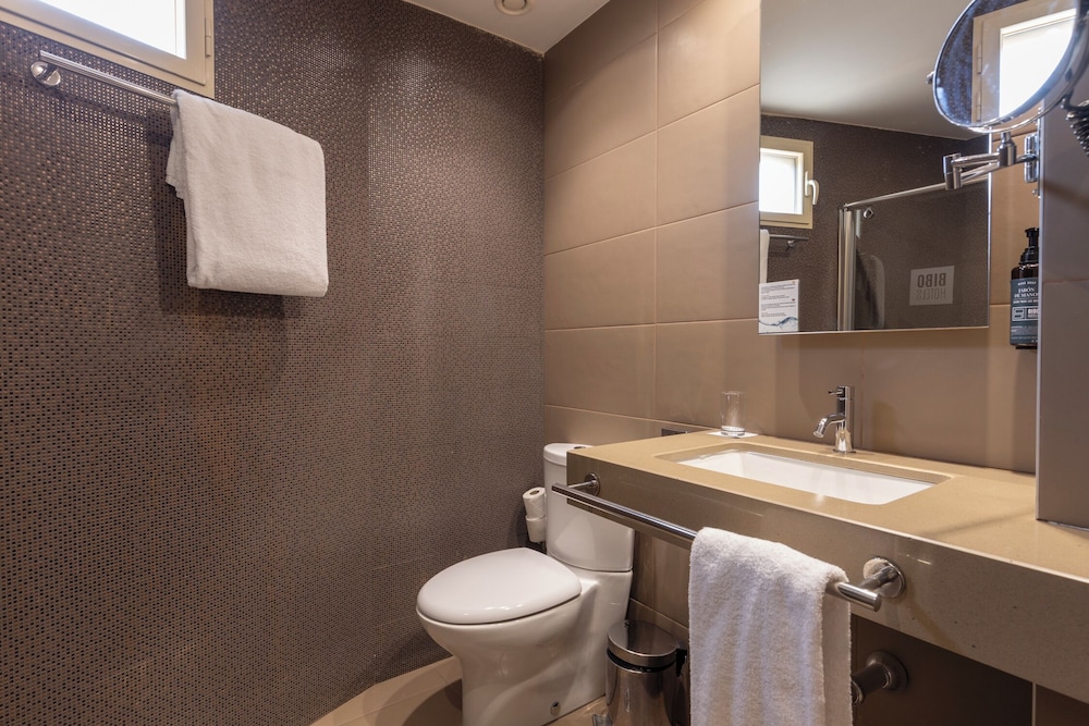 Bibo Suites Hotel 48/54