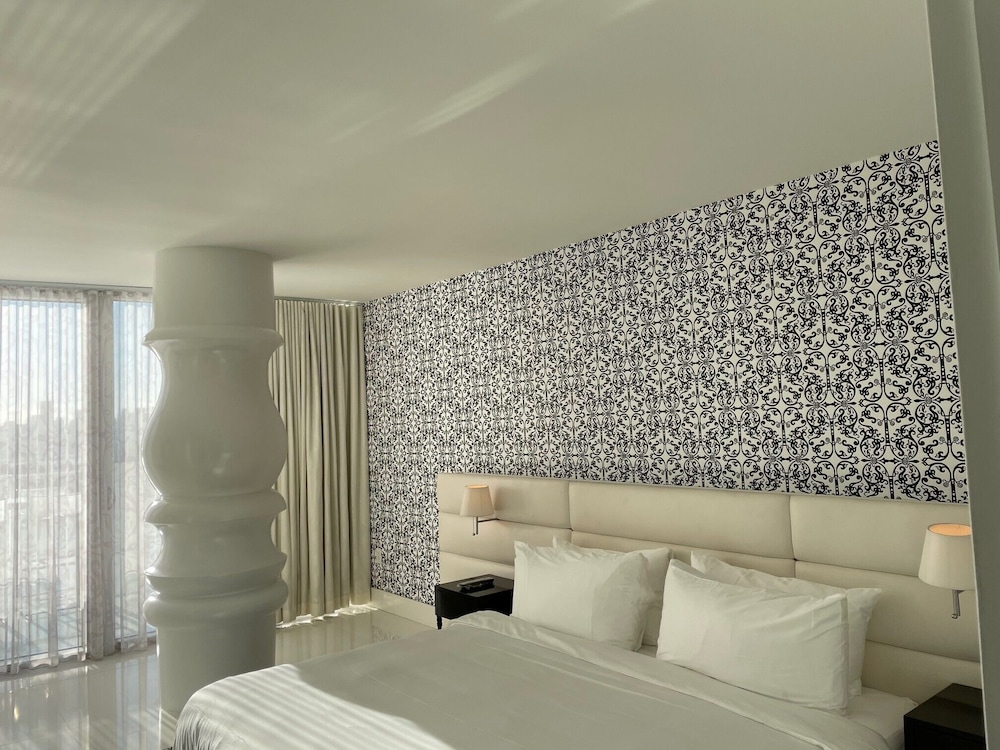 TOWER, SUITE