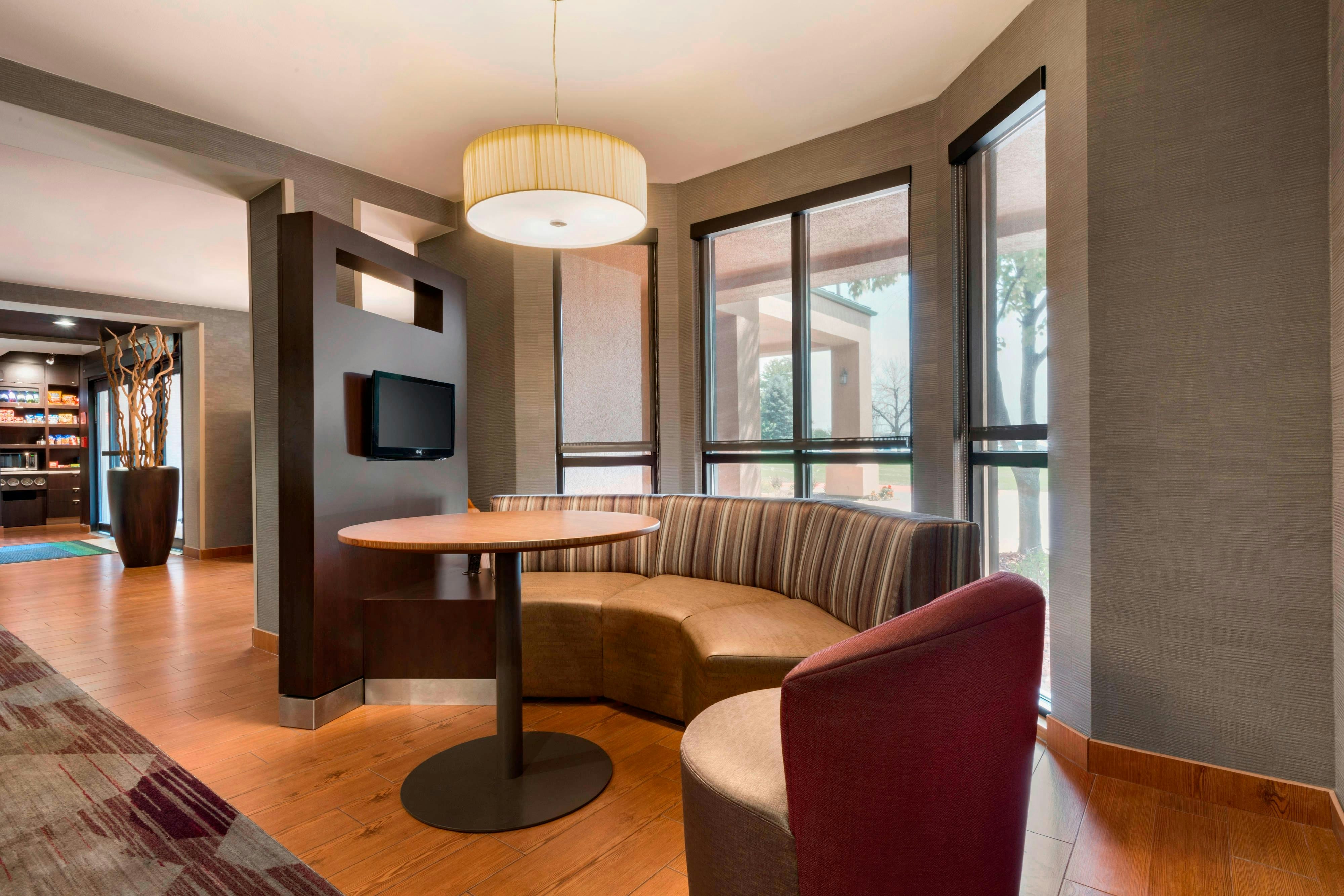 COURTYARD BY MARRIOTT AKRON FAIRLAWN 25/42