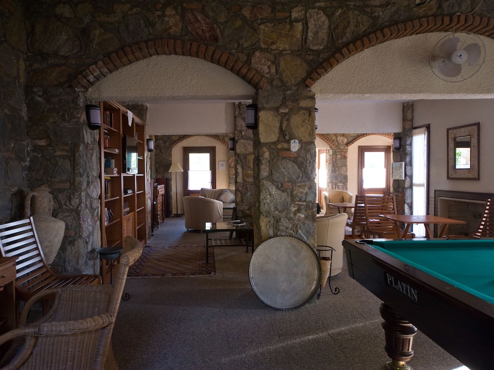 Dionysos Hotel 35/62