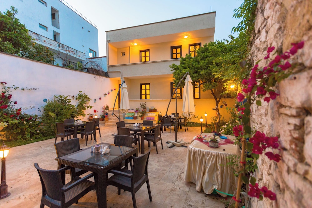 Old Town Boutique Hotel 43/50