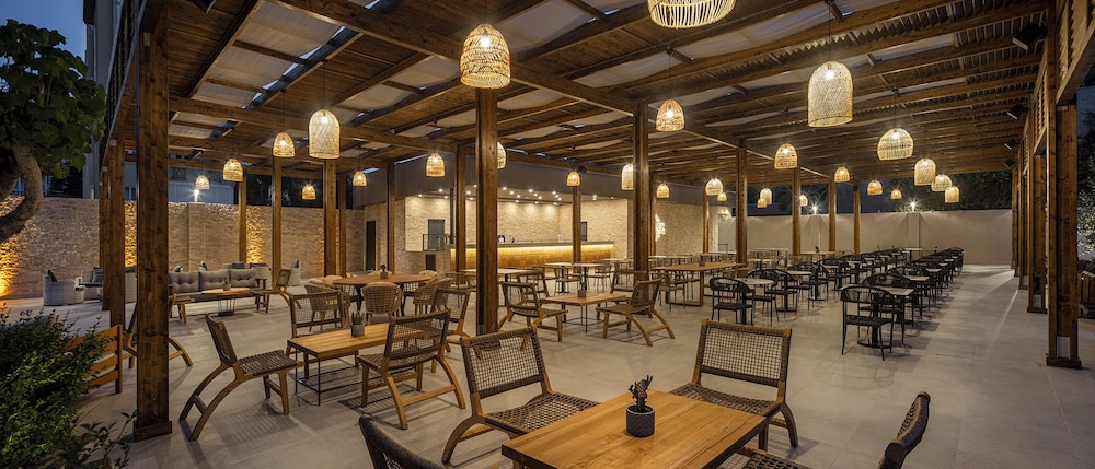 Villa Sunflower Beach Hotel 47/50