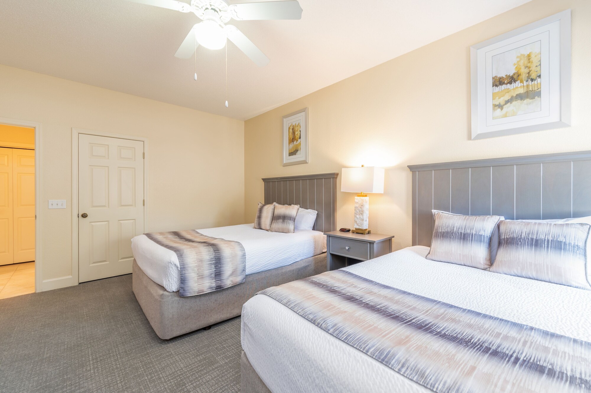 2 BEDROOMS, CONDO, CLASSIC, 2 BATHROOMS
