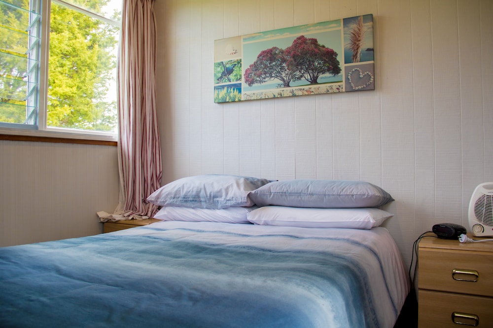 Russell-Orongo Bay Holiday Park 18/66